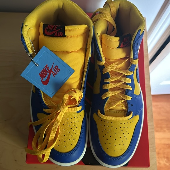 MENS 8.5/WM 10  air Jordan retro reverse Laney’s BNIB! - Picture 4 of 6